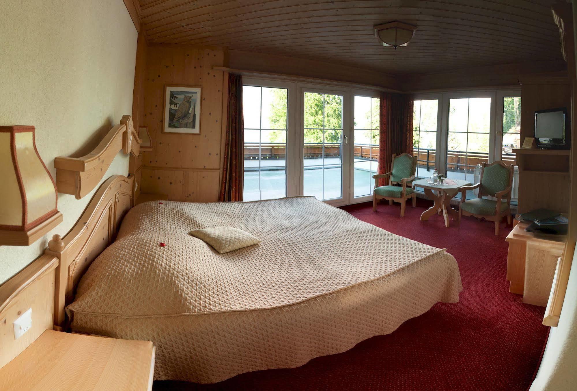 Seehotel Boutique Jaegerhof-Hubertus Faulensee Exterior foto